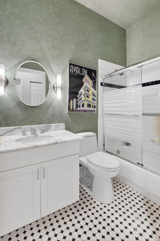 6894 Swan Sea Lane, Boynton Beach, FL 33472