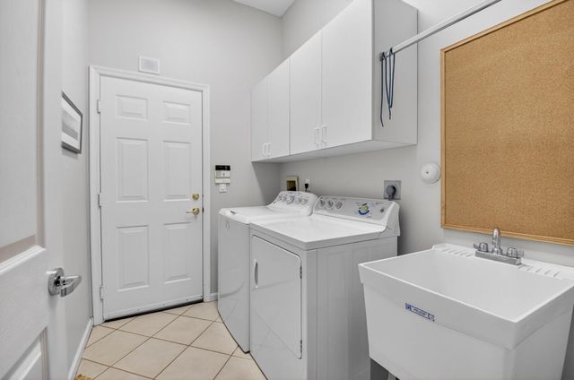 6894 Swan Sea Lane, Boynton Beach, FL 33472