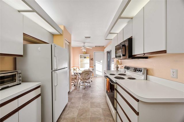 5721 CASA DEL SOL BOULEVARD 3223, Sarasota, FL 34233