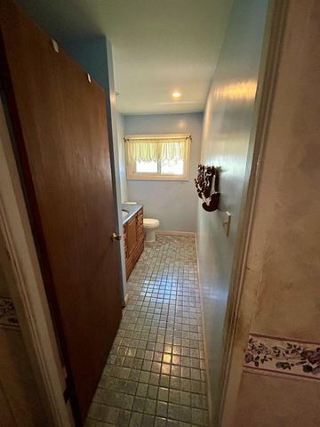 43 FALCON RD, Levittown, PA 19056