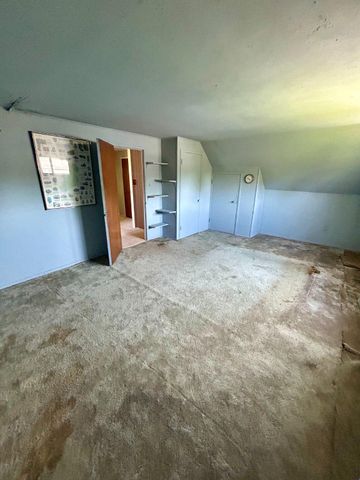43 FALCON RD, Levittown, PA 19056