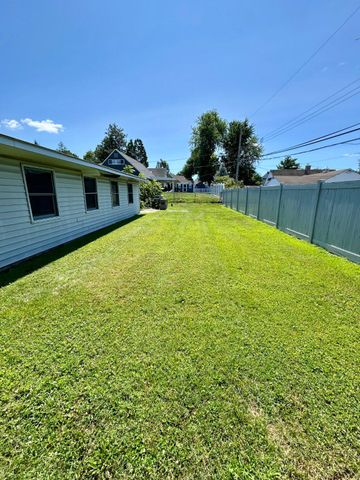 43 FALCON RD, Levittown, PA 19056