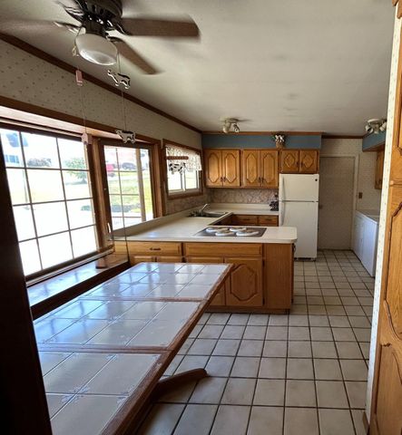 43 FALCON RD, Levittown, PA 19056