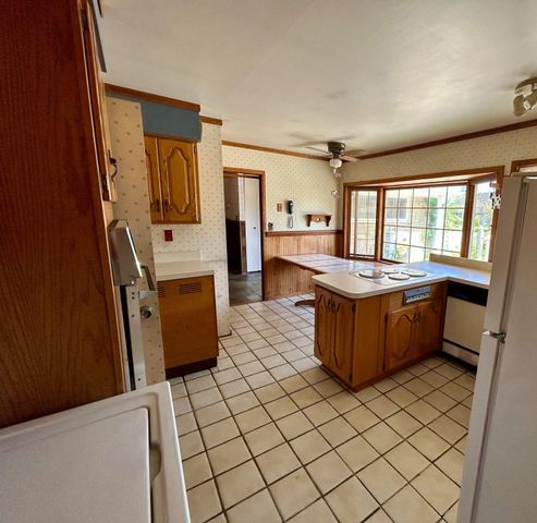 43 FALCON RD, Levittown, PA 19056