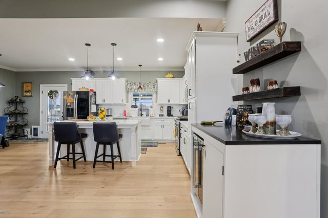 163 Honeybee Dr, Unionville, TN 37180