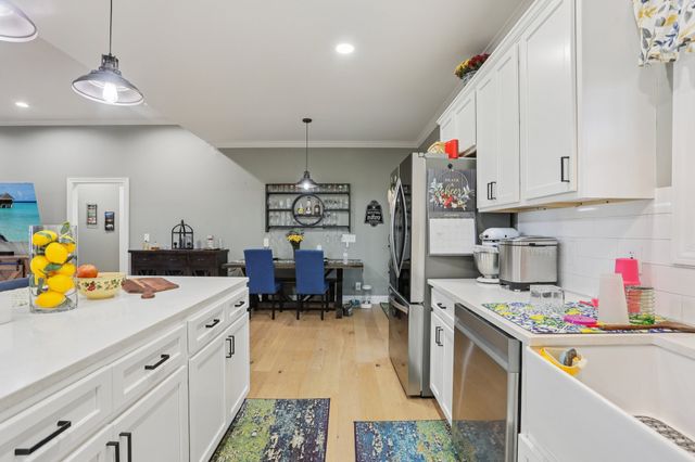 163 Honeybee Dr, Unionville, TN 37180