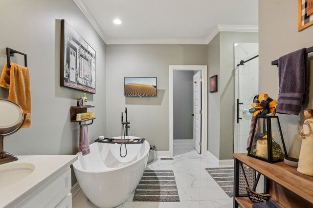 163 Honeybee Dr, Unionville, TN 37180