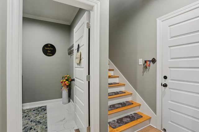 163 Honeybee Dr, Unionville, TN 37180