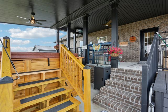 163 Honeybee Dr, Unionville, TN 37180