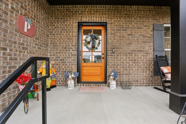 163 Honeybee Dr, Unionville, TN 37180