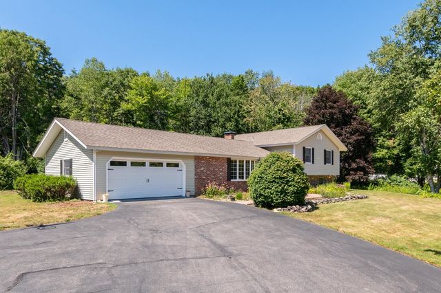4 Fairway Heights Road, Center Harbor, NH 03226