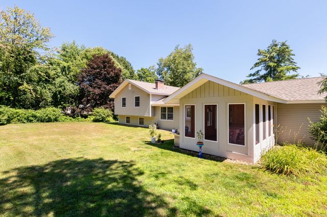 4 Fairway Heights Road, Center Harbor, NH 03226