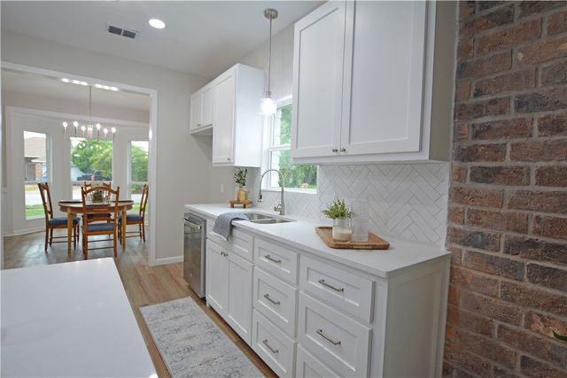 2146 Alazan Dr, Corpus Christi, TX 78418