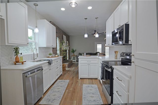 2146 Alazan Dr, Corpus Christi, TX 78418