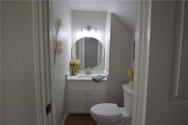 2146 Alazan Dr, Corpus Christi, TX 78418