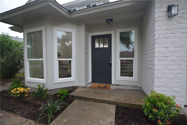 2146 Alazan Dr, Corpus Christi, TX 78418