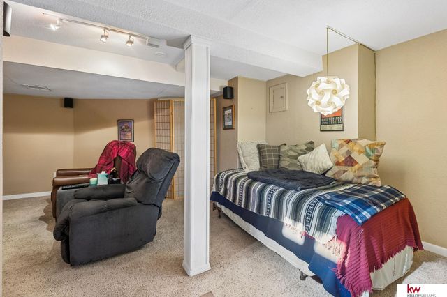 823 S 60th Street, Omaha, NE 68106
