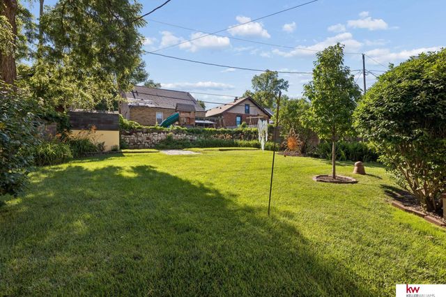 823 S 60th Street, Omaha, NE 68106