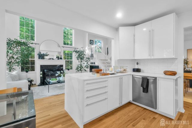 6 Clark Court, Bernards, NJ 07920