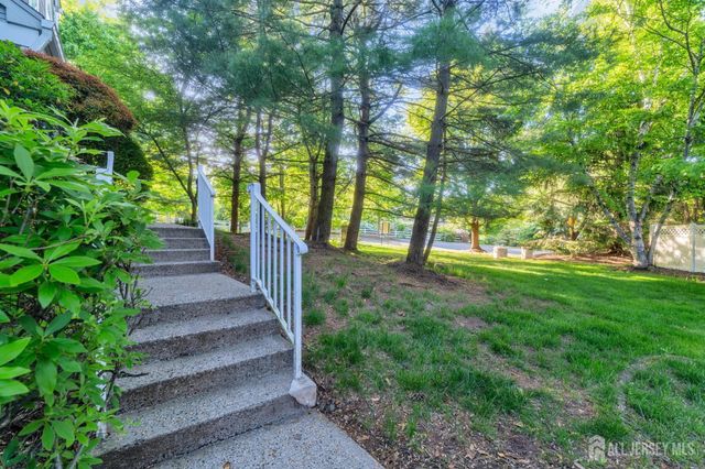 6 Clark Court, Bernards, NJ 07920