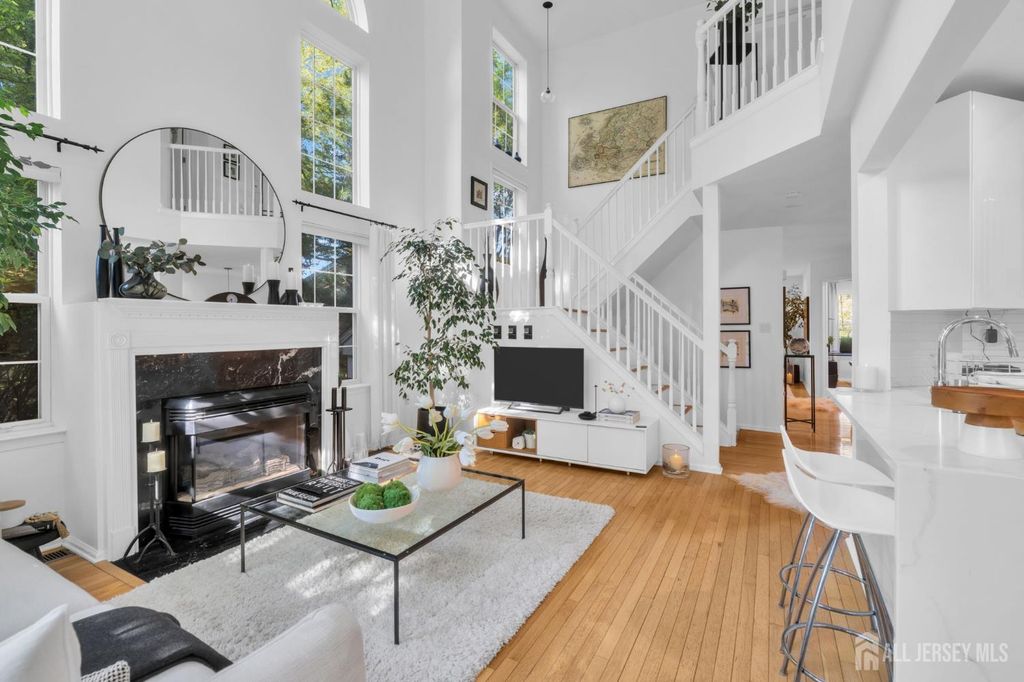 6 Clark Court, Bernards, NJ 07920