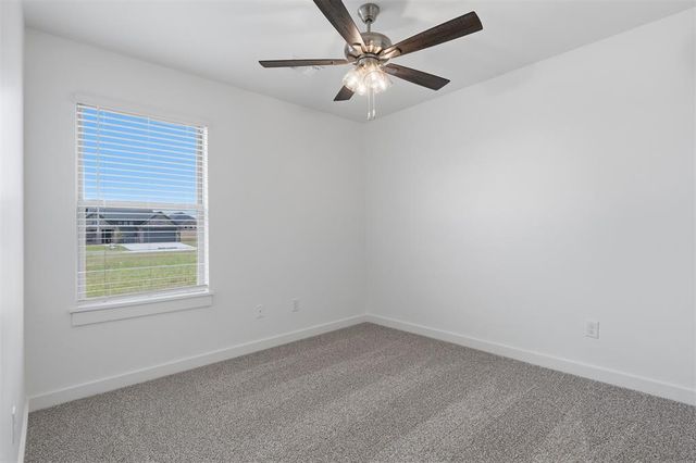 15913 Wolf Creek Way, Moore, OK 73170