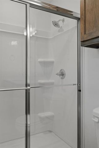 15913 Wolf Creek Way, Moore, OK 73170