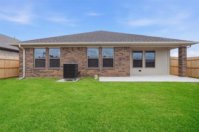 15913 Wolf Creek Way, Moore, OK 73170