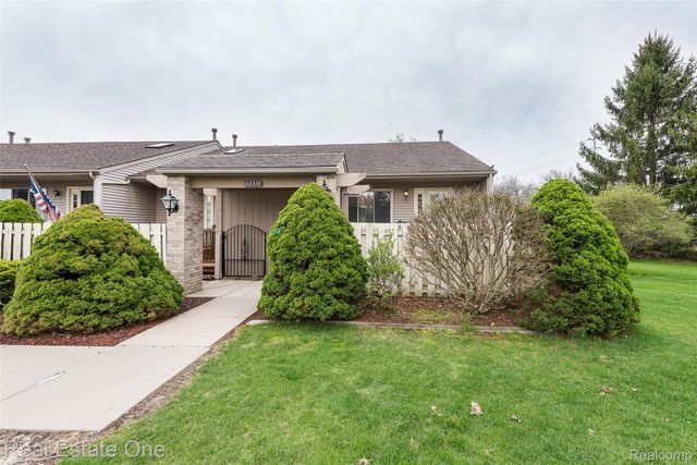 62511 Raleigh Court 6, South Lyon, MI 48178