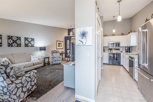 62511 Raleigh Court 6, South Lyon, MI 48178