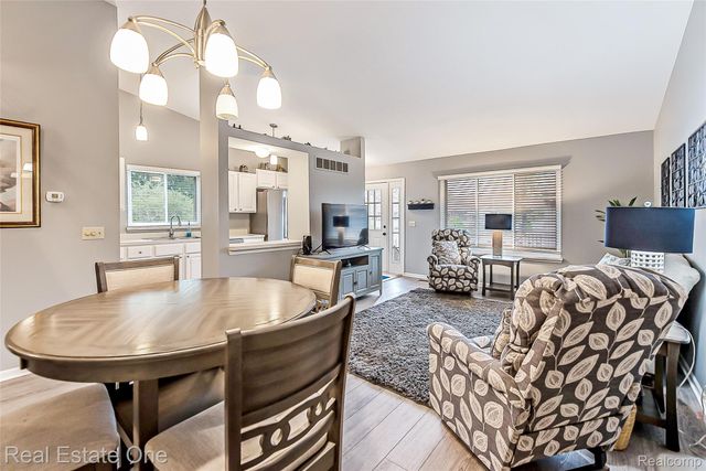 62511 Raleigh Court 6, South Lyon, MI 48178