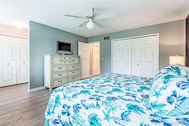62511 Raleigh Court 6, South Lyon, MI 48178