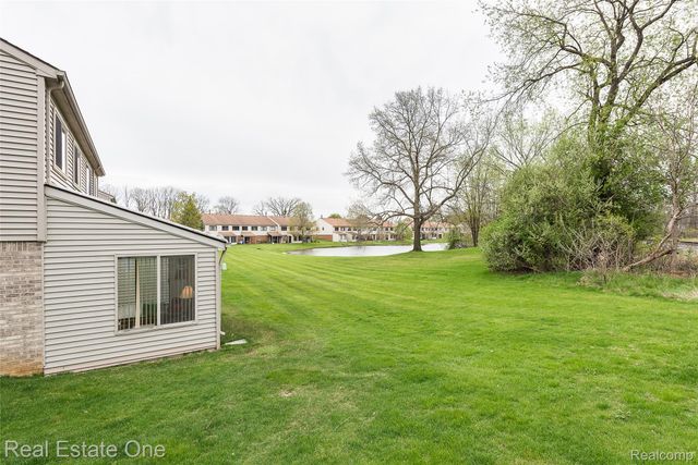 62511 Raleigh Court 6, South Lyon, MI 48178