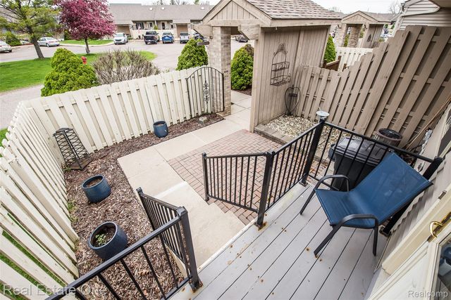 62511 Raleigh Court 6, South Lyon, MI 48178