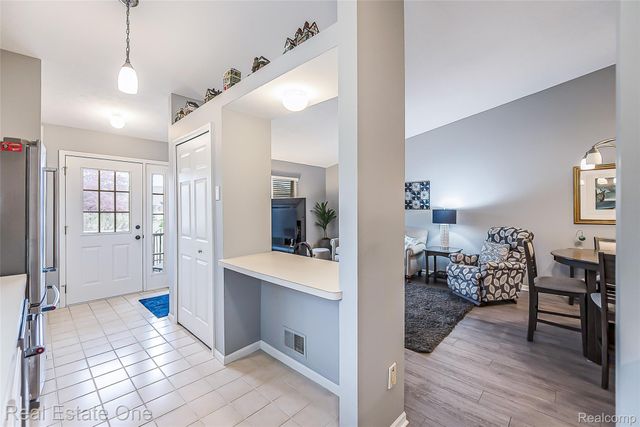62511 Raleigh Court 6, South Lyon, MI 48178
