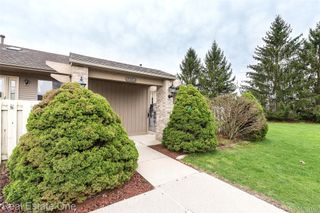 62511 Raleigh Court 6, South Lyon, MI 48178