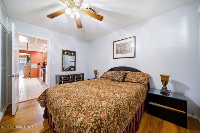 4820 Redstart Rd, Louisville, KY 40213