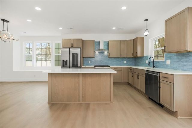 1327 New Jersey Street, Lawrence, KS 66044