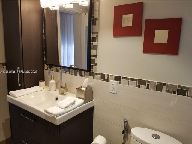 1075 93rd St 206, Bay Harbor Islands, FL 33154