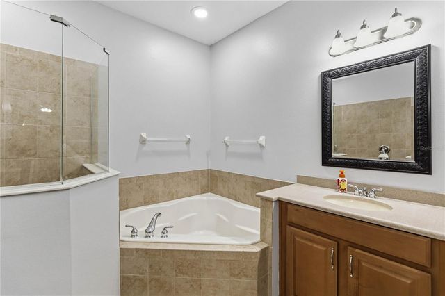 2107 VELVET LEAF DRIVE, Ocoee, FL 34761