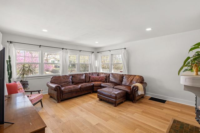 1238 47th Street, Des Moines, IA 50311