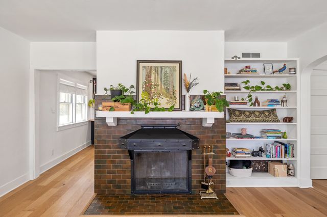 1238 47th Street, Des Moines, IA 50311