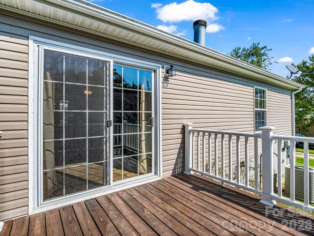 12 N Frederick Lane, Hendersonville, NC 28792