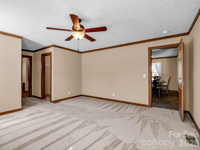12 N Frederick Lane, Hendersonville, NC 28792