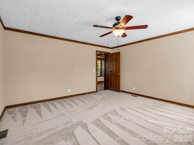 12 N Frederick Lane, Hendersonville, NC 28792