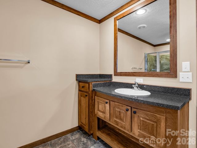 12 N Frederick Lane, Hendersonville, NC 28792