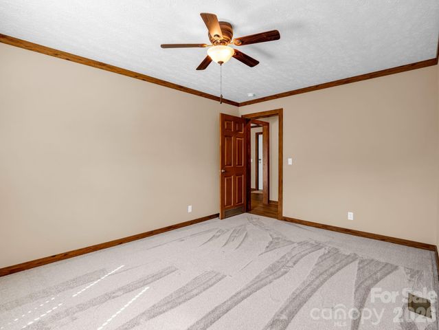 12 N Frederick Lane, Hendersonville, NC 28792