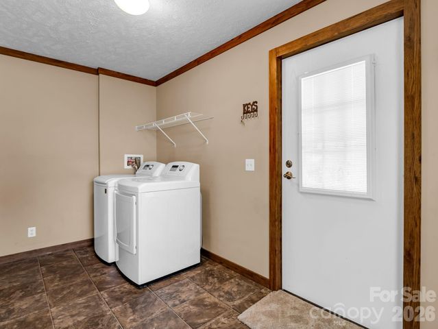 12 N Frederick Lane, Hendersonville, NC 28792