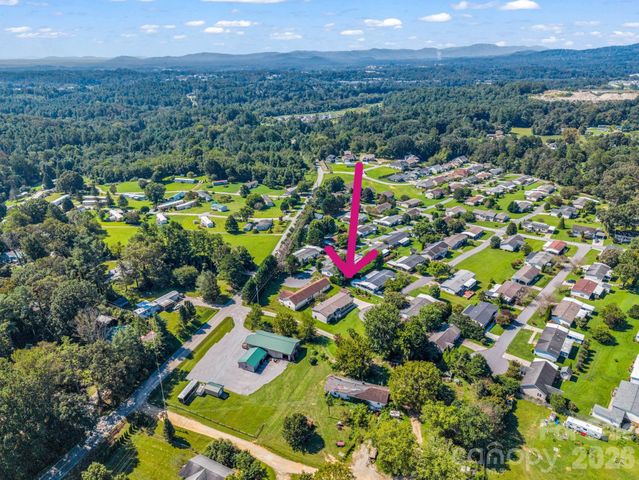 12 N Frederick Lane, Hendersonville, NC 28792