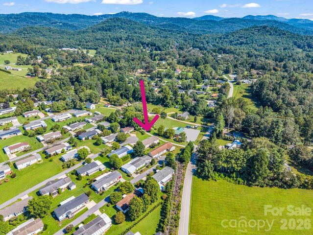 12 N Frederick Lane, Hendersonville, NC 28792